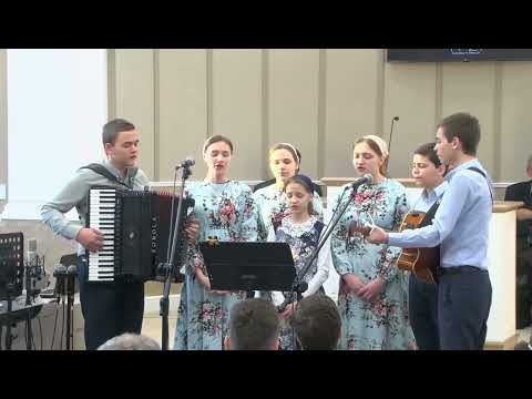 Familia Tomuș - “Fii, dar, lumină unde ești”