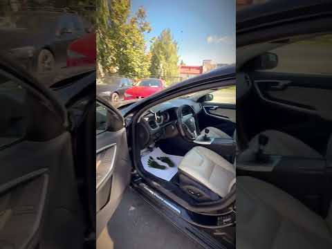 фото volvo v60 i 0