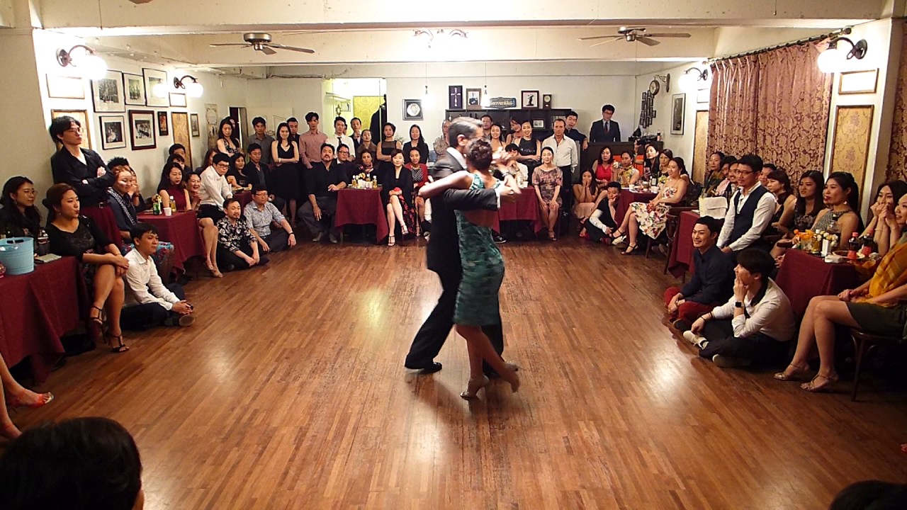2016 Milongueando Sunday Milonga - Andres & Florencia 02