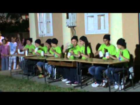 Mali perkusionisti, "Igra sa čašama"