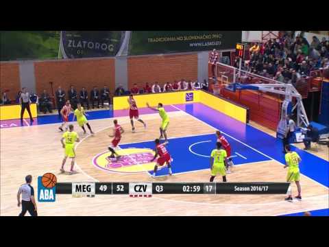 Milko Bjelica protects the rim of Crvena zvezda mts (Mega Leks - Crvena zvezda mts, 9.1.2016)