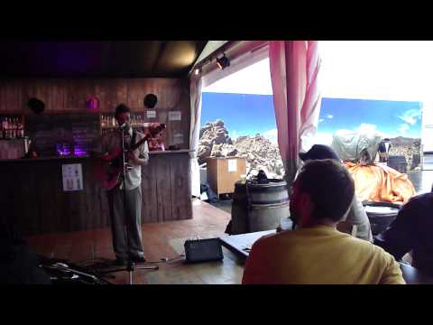 Country Village corner at the Fêtes de Genève 2013 - Intro of the tent, with Mark Kelly