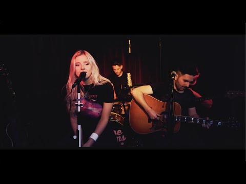 Chloe Adams - Pretty's On The Inside (Live at the Green Note)