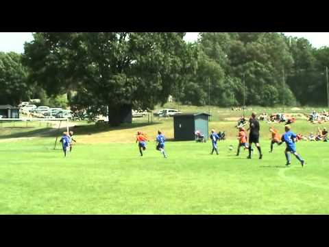 Zacharias gör mål i träningsmatch mot Rödeby AIF Pojkar 03