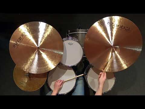Istanbul Agop Traditional Dark Ride Cymbal 22" 2392 grams DR22