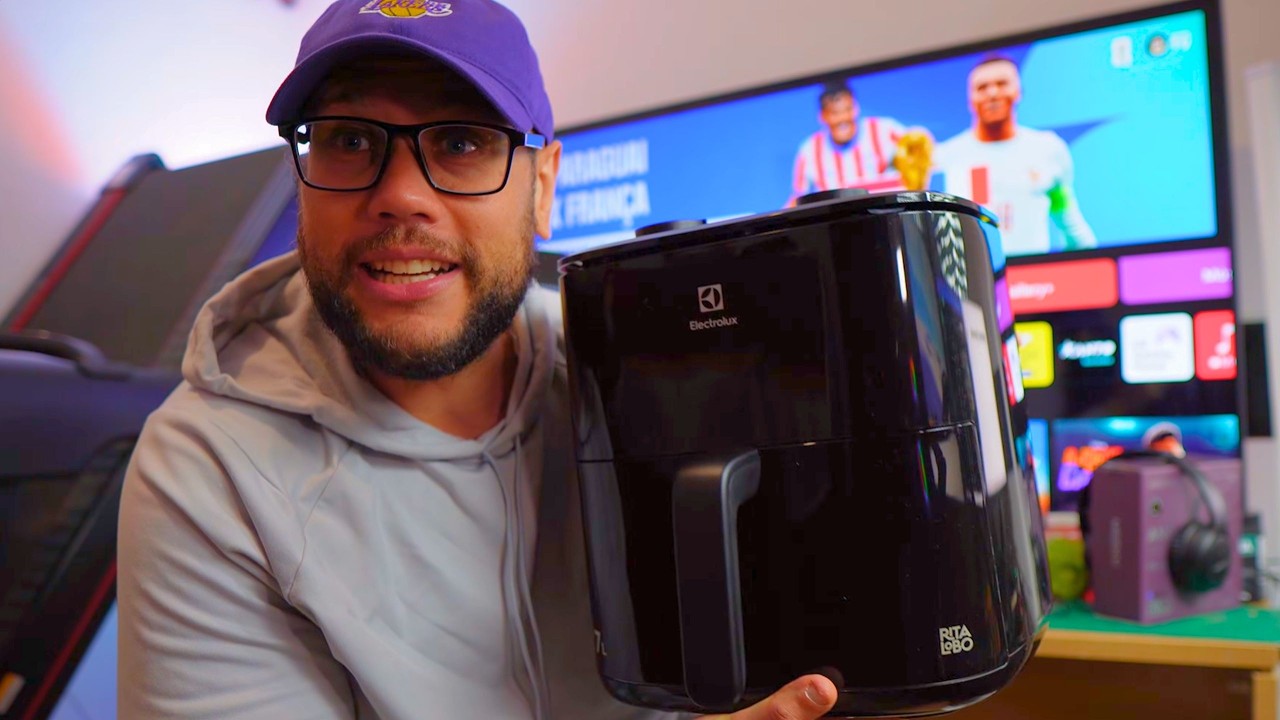 Miniatura da avaliação em vídeo de Fritadeira Sem Óleo Electrolux 7L EAF70 Digital