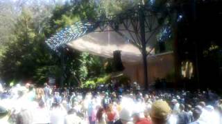 They Might Be Giants play We&#39;re the Replacements in Stern Grove, San Francisco. (clip)