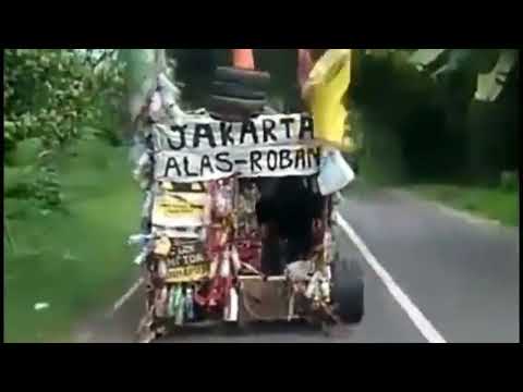 Vespa Paling Nekat Di Jalan Raya Siang"😲
