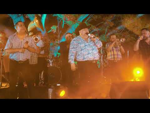 Juan Martha - El Coyote y su Banda Tierra Santa ( Video Musical En Vivo )