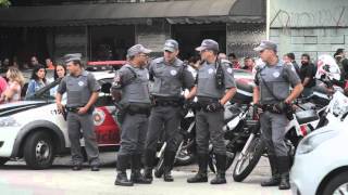 Assista a "Repressão policial na greve dos petroleiros em São Caetano do Sul" no YouTube