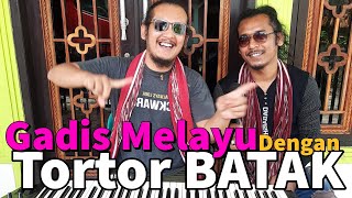 Download lagu LAGU YG SANGAT TERKENAL DI BATAK / GADIS MELAYU DENGAN TORTOR BATAK SIBORU TOBA DENGAN GOYANG DELI mp3