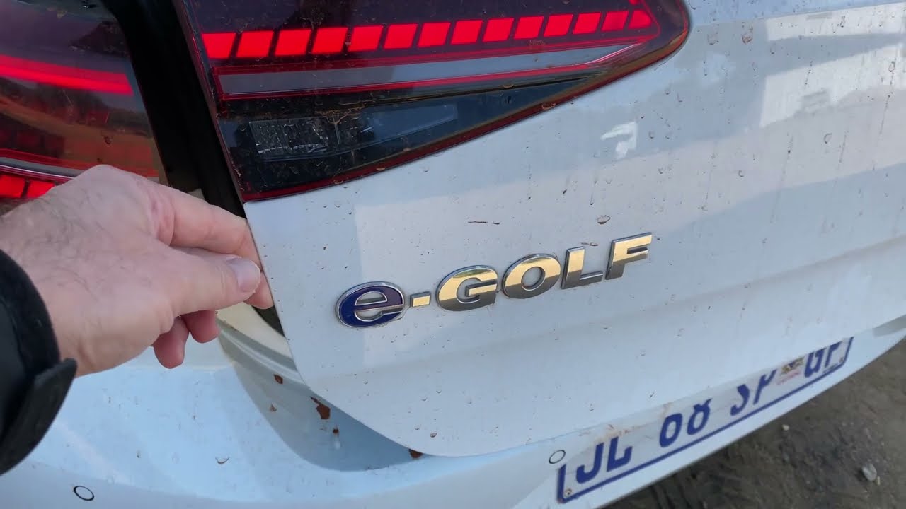 Video Review: 2020 Volkswagen e-Golf [ 4K ]
