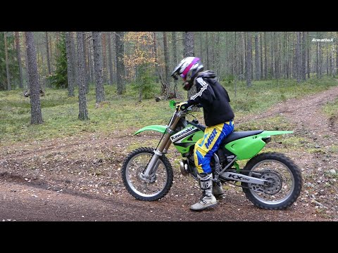 Kawasaki KX250 2-Stroke Wide Open Braaps (Raw Sound)