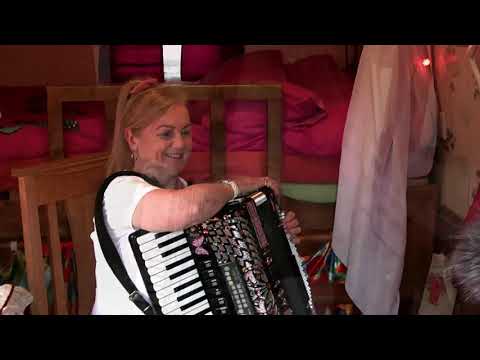 Breege Kelly playing a set of Reels for Gypsy Wagon TV