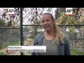 Dos Crias De Leon Blanco Son Presentadas En El Zoologico De Belgrado