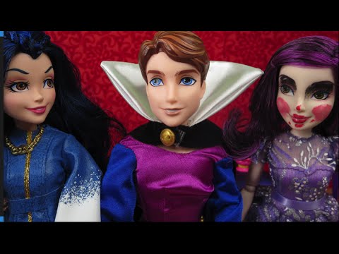 Disney Descendants Evil Queen as Ben Breaks Up With Mal for Evie ♥ Doll Story Parody Episode