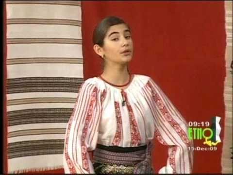 Diana Constantin din Recea Neamţ  La casa de langă drum