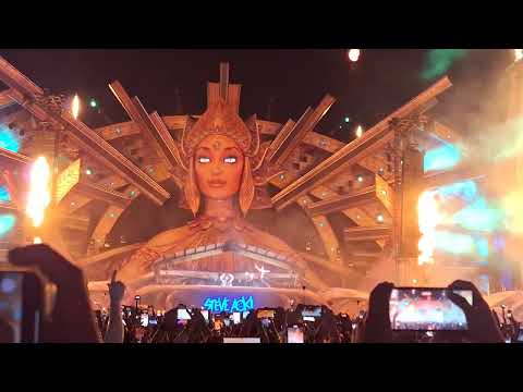 Steve Aoki ft. Angela Aguilar en EDC México 2024 @SteveAoki 🤩😎✌️🫶