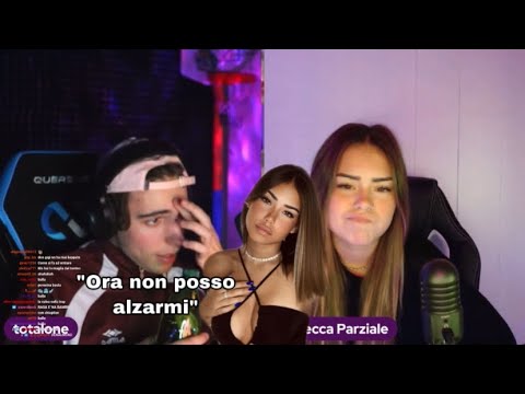 GREN HA UN ALZABANDIERA MENTRE PARLA CON REBECCA ( 14 anni )