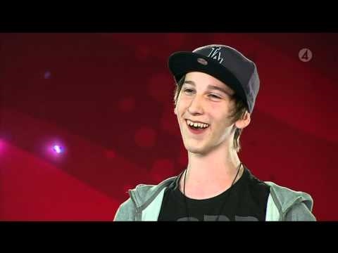 Idol 2010 Sweden - Carl the fake opera singer (Stockholm)