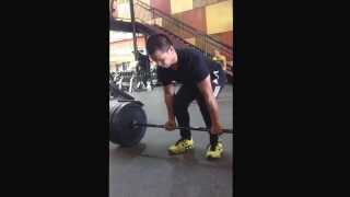 preview picture of video 'Golds gym crofton deadlift 235lbs still progressing'