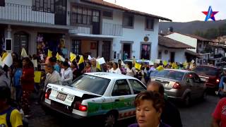 preview picture of video 'Bonita Peregrinacion en Valle de Bravo, Estado de Mexico.'