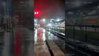 🥰New delhi ❤️railway station night rain �