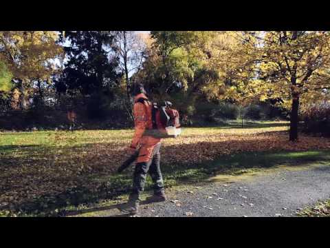 How to use a leaf blower