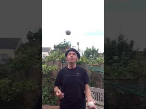 Juggling basic... exercises with 2 balls
