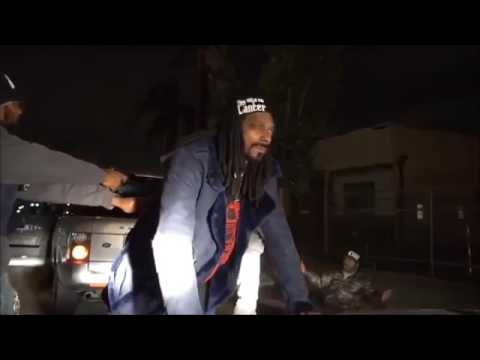 Videoclip de Love Around the World — Snoop Dogg