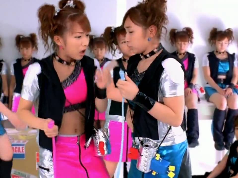 W - Robo Kiss [HD]