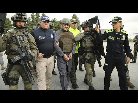 Colombia, veicoli in fiamme per lo "sciopero armato" dopo l'estradizione di Otoniel