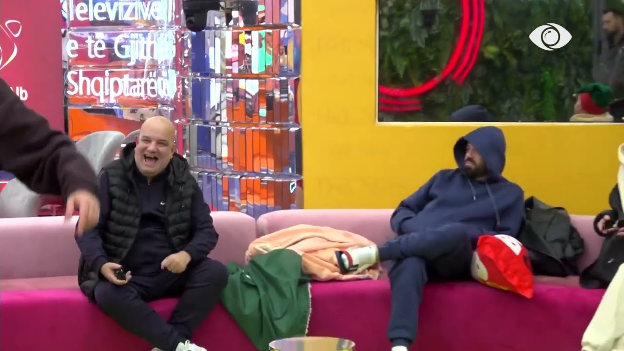 “I ngrite nga gjumi, ata po flinin”/ Miri-Kristit për rrengun: Ti je bebe!