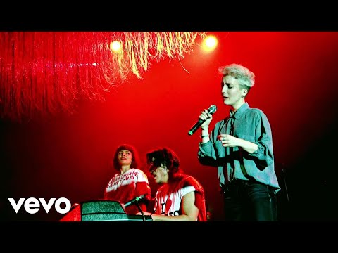Video thumbnail for I Love Paris (Live at l’Olympia, Paris)