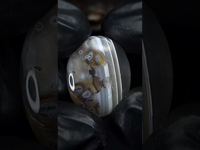 روائع من عقيق بتداخل الالوان طبيعي