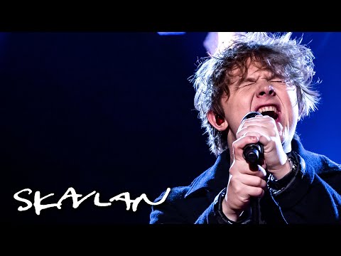 Lewis Capaldi performs «Bruises» live | SVT/TV 2/Skavlan
Lewis Capaldi performs «Bruises» live | SVT/TV 2/Skavlan