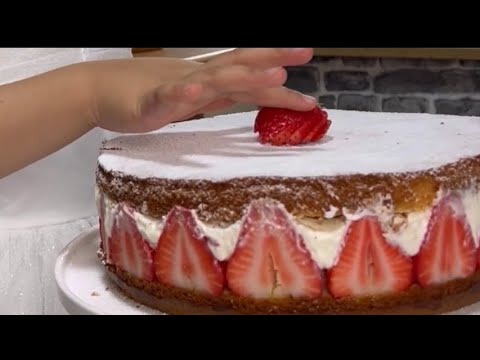Strawberry cake so airy and light - very simple and delicious / Strawberry cream cake without gela