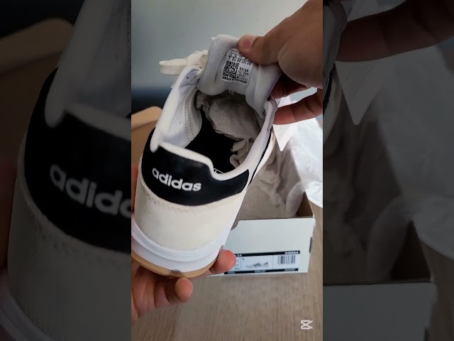 Vídeo relacionado con adidas Hombre Run 70S 2.0 Shoes, Cloud White/Core Black/Grey One, 43 1/3 EU