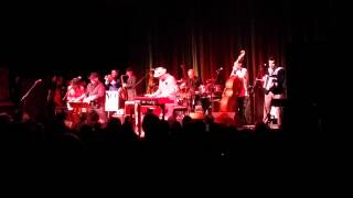 The Mavericks: &quot;Nitty Gritty&quot;