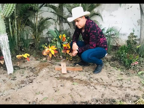 LA TUMBA DE MI ABUELO - LA BANDONONONA RANCHO VIEJO DE JULIO ARAMBURO