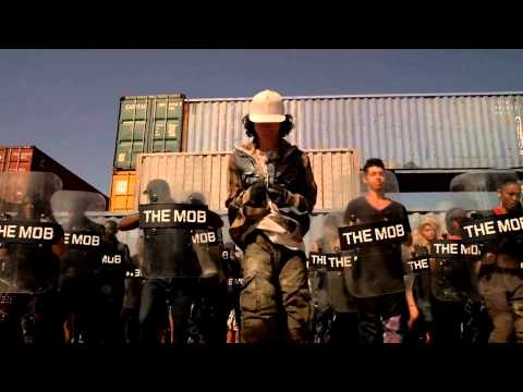 Un Paso Adelante - Official Trailer thumbnail