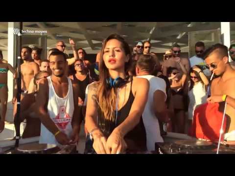 Upfront - Deborah De Luca at Ciclope Beach by Techno Moves