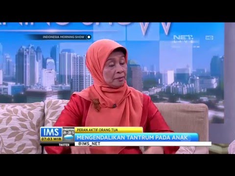 Sms gratis dan anggota peningkatan Gadis yang sangat bersemangat