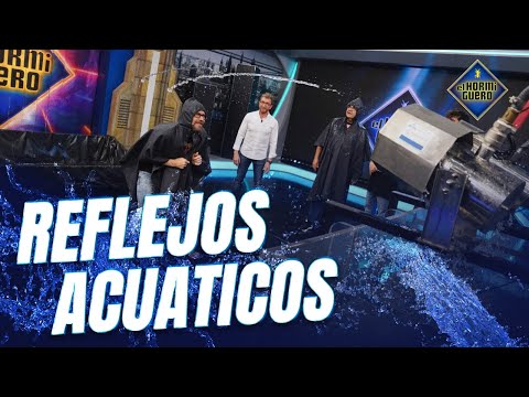 REFLEJOS ACUÁTICOS - Flo y Santiago Segura enfrentados por unos chorros de agua - El Hormiguero