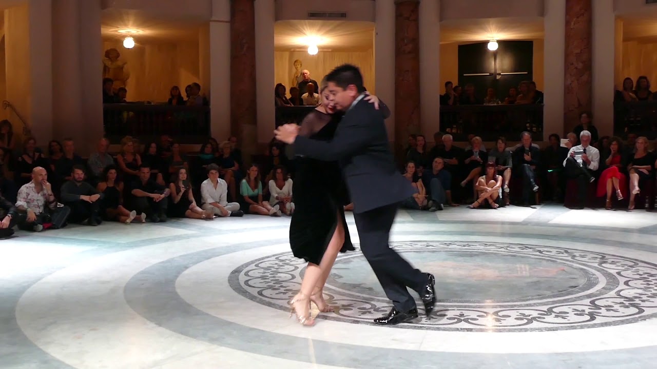 Video thumbnail for Noelia Hurtado & Carlos Espinoza, Milonga que peina canas (WinterTangoNapoli 2019, 2/4)