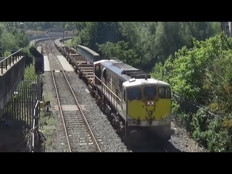 Irish Rail 071 Class Loco Number 086 On Materials - Conyngham Road & Memorial Road, Dublin