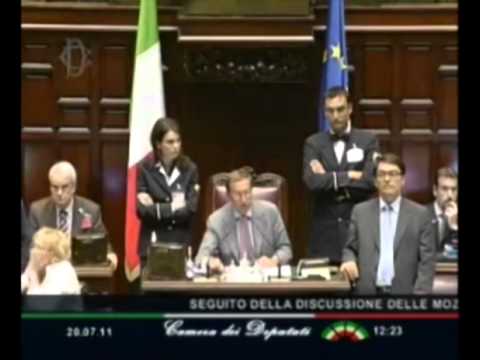 ''Fate ridere'': la figuraccia della maggioranza sui rifiuti a Napoli