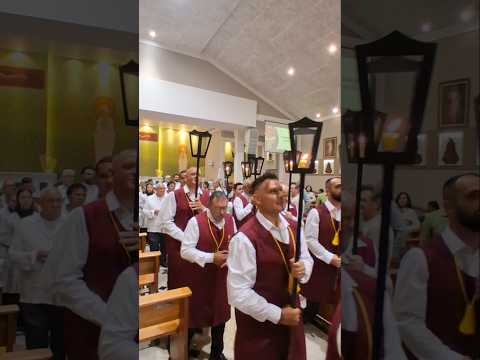 (investidura dos novos irmãos  procissão final)  paróquia são Francisco de Assis Arapongas PR 🇧🇷