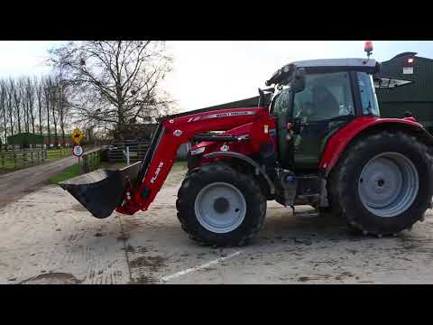 Massey Ferguson 5713 SL Dyna 4