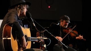 The Waterboys&#39; Whole of the Moon performed &quot;in a jig tempo&quot;